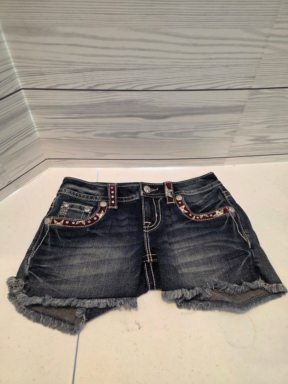 Miss Me Signature Denim Shorts Distresses Written in the Stars Size 25